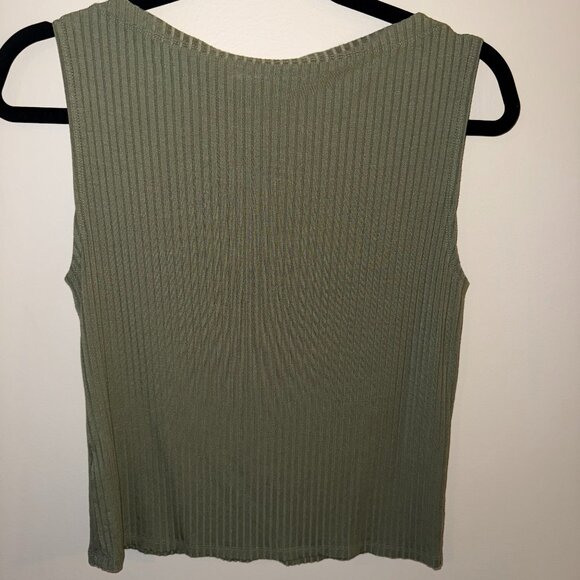 Abercrombie Sleeveless Wibe Rib Button through Slash Top - M - Picture 2 of 2